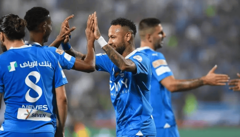 包含亚冠战况：拜仁慕尼黑防线稳固，切尔西进攻受阻，石宇奇成最佳的词条